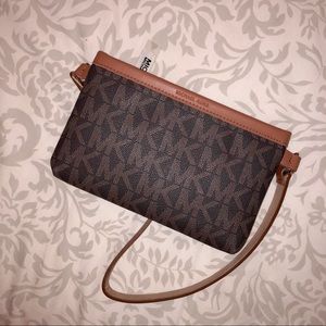 MICHAEL KORS FANNY PACK